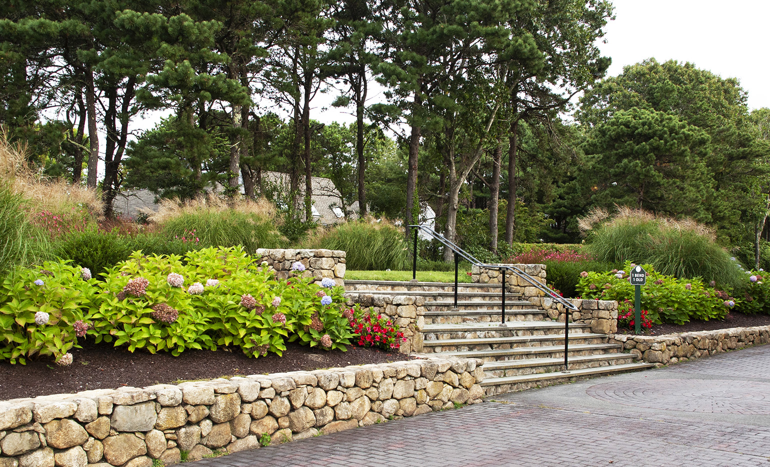 2 Willow 1st Tee Stairs