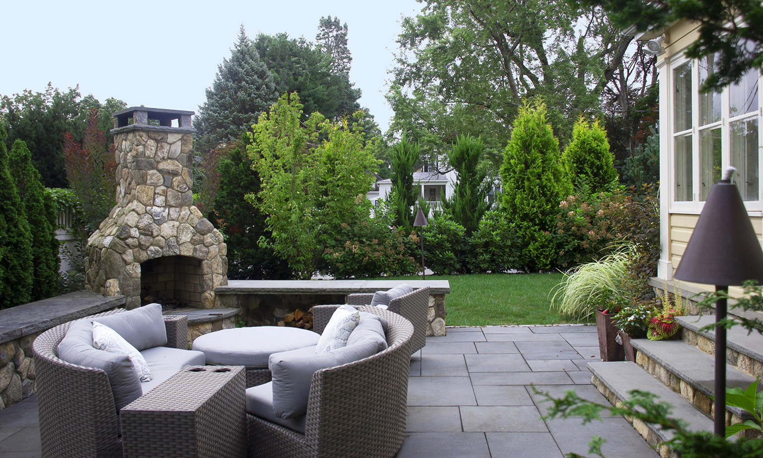 6 Wedgemere Roiad Outdoor Fireplace